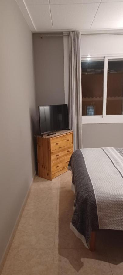 Apartamento Entero De Tres Habitaciones, Cerca De La Playa! Acogedor, Luminoso Y Tranquilo Malgrat de Mar Bagian luar foto