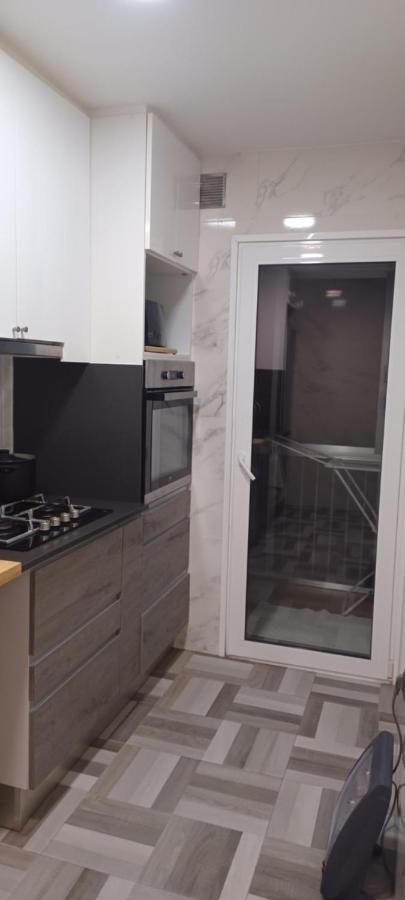 Apartamento Entero De Tres Habitaciones, Cerca De La Playa! Acogedor, Luminoso Y Tranquilo Malgrat de Mar Bagian luar foto
