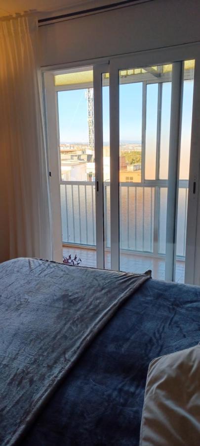 Apartamento Entero De Tres Habitaciones, Cerca De La Playa! Acogedor, Luminoso Y Tranquilo Malgrat de Mar Bagian luar foto