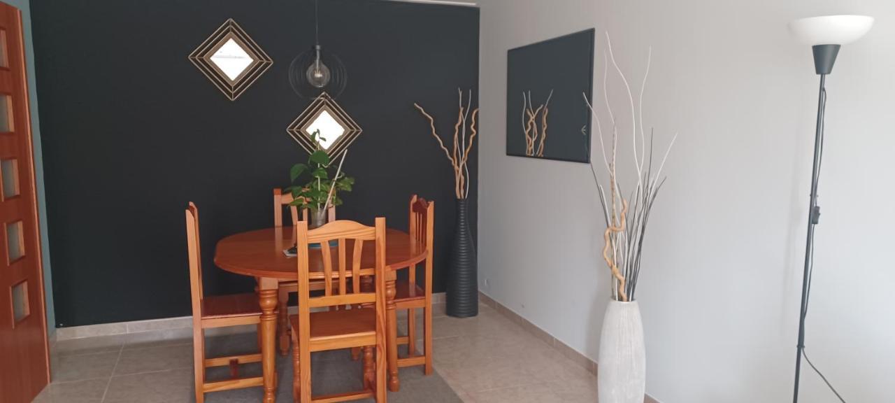 Apartamento Entero De Tres Habitaciones, Cerca De La Playa! Acogedor, Luminoso Y Tranquilo Malgrat de Mar Bagian luar foto